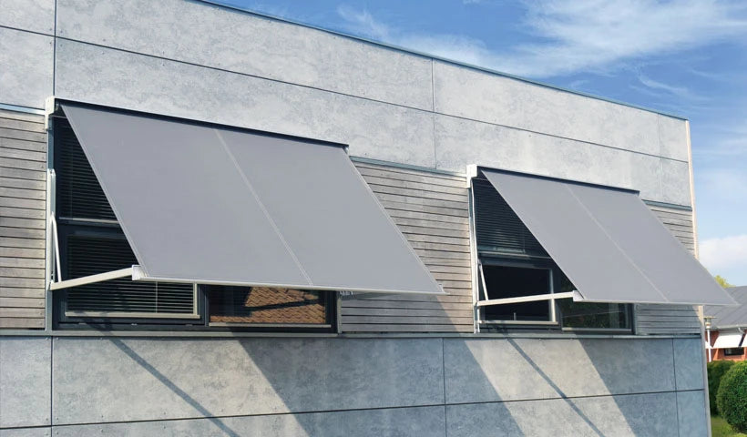 Sunshade Experts Uitvalscherm: sfeerbeeld van de productfamilie, niet van de gekozen uitvoering.