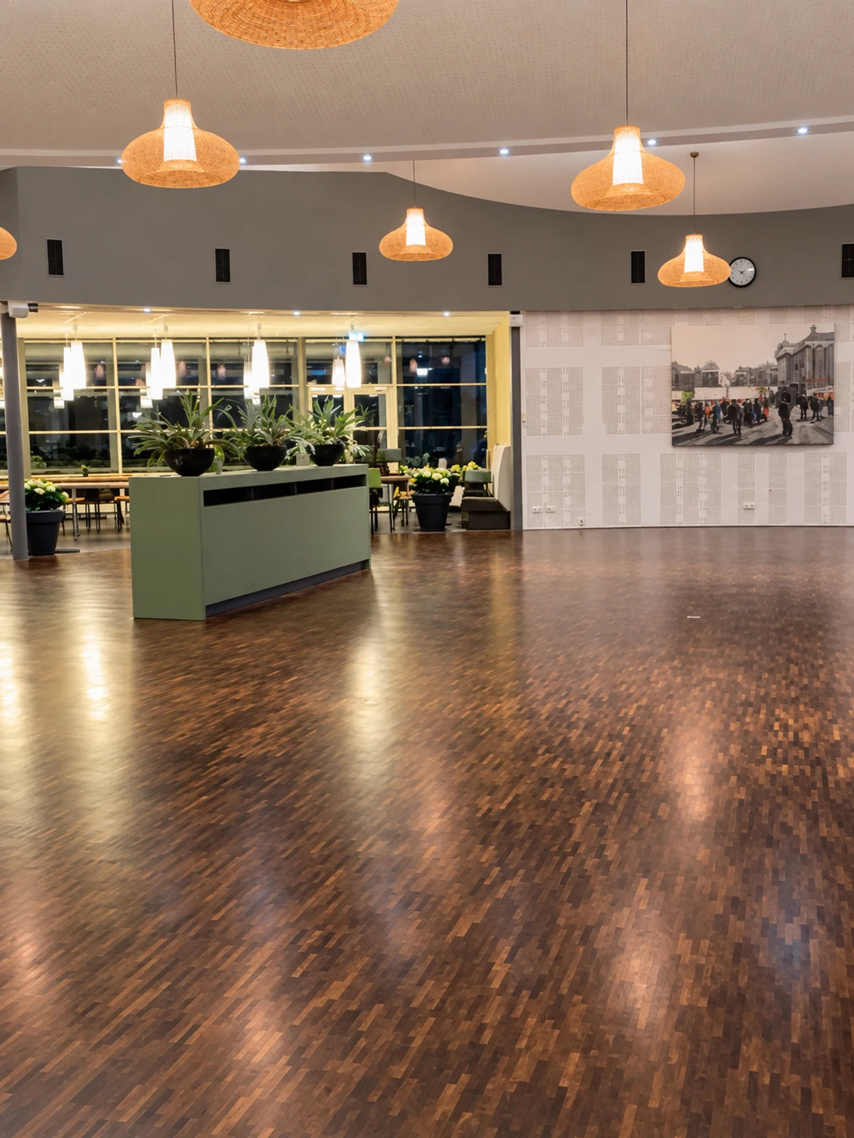Gerenoveerde houten vloer bij ZINN De Dilgt