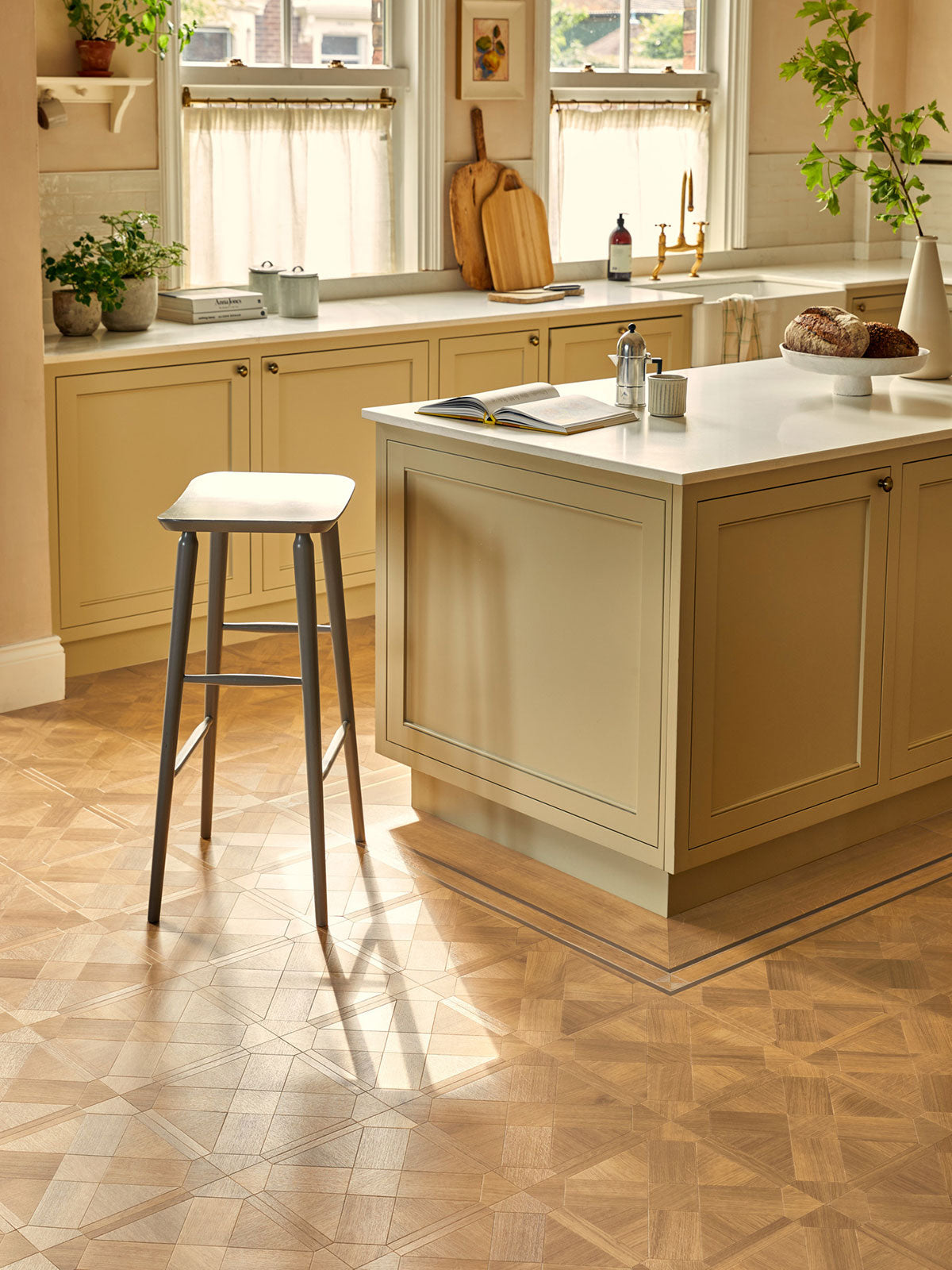 Amtico Decor Akari Lattice Large Honeysuckle DC608