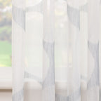 Dina – Off White met Lichtblauw – 4 — 330 cm