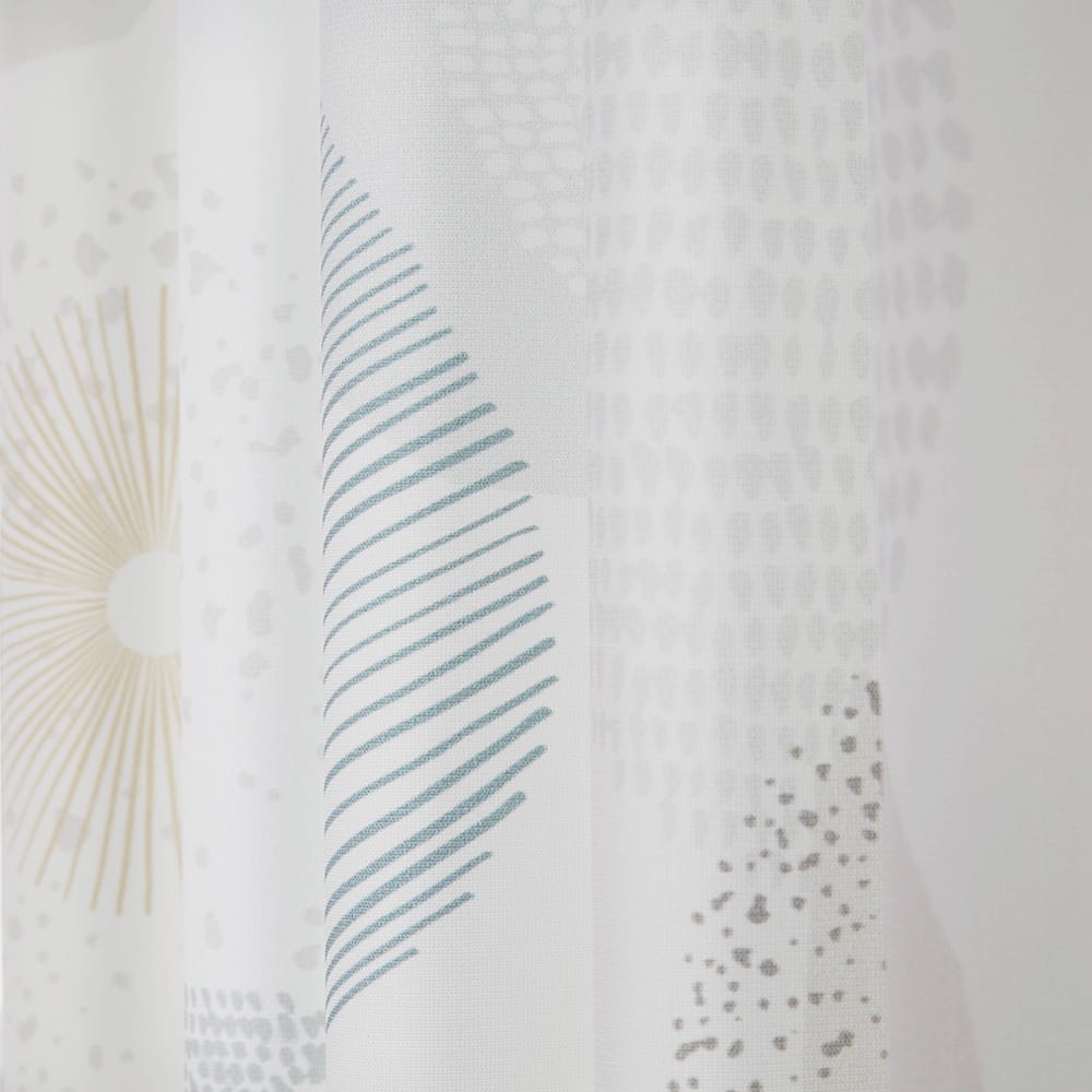 Elin – Off White met zacht groen – 04 — 148 cm