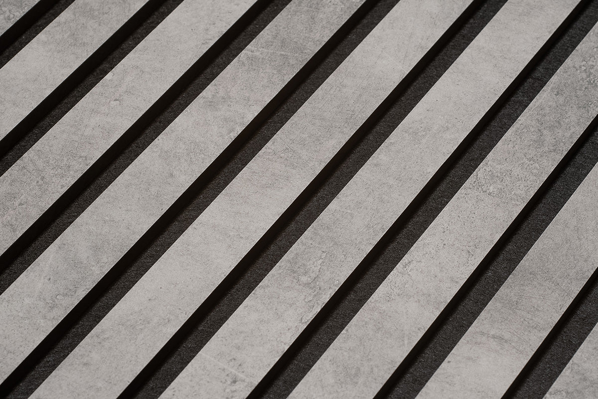 Detail van lamellen met donkere tussenruimten.