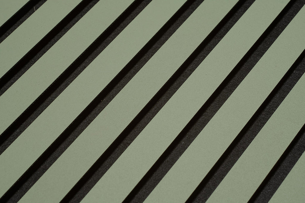 Detail van lamellen met donkere tussenruimten.