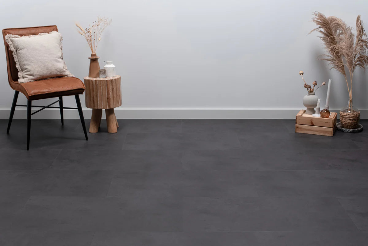 Floer Tegel Click PVC – Betonlook Zwart