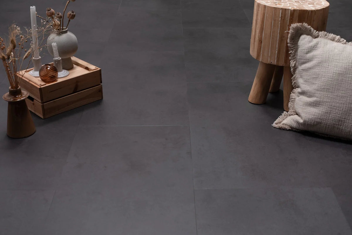 Floer Tegel PVC – Betonlook Zwart