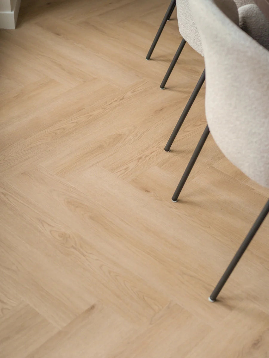 Floer Walvisgraat PVC – Bryde Bruin