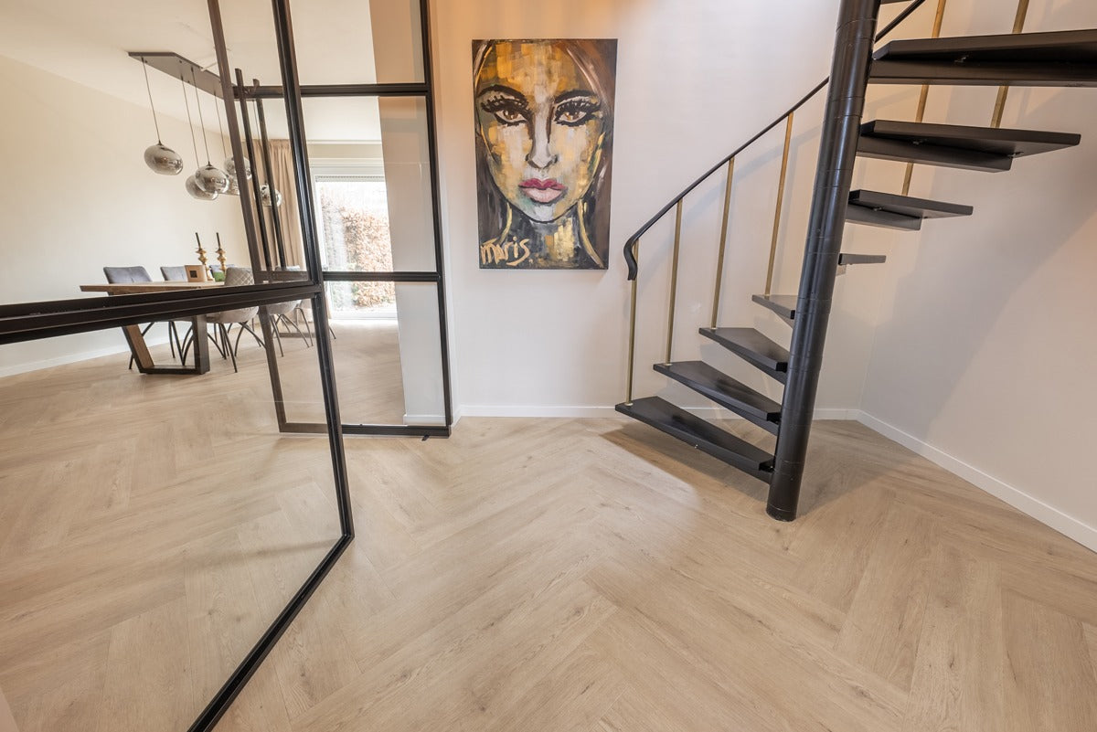 Floer Walvisgraat PVC – Gaia Grijsbeige