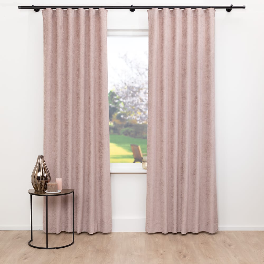 Lavish – Blush – 82 — 310 cm