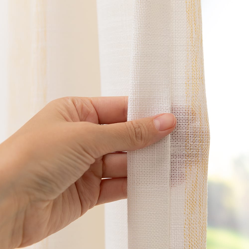 Swipe – Off white met geel – 73 — 320 cm