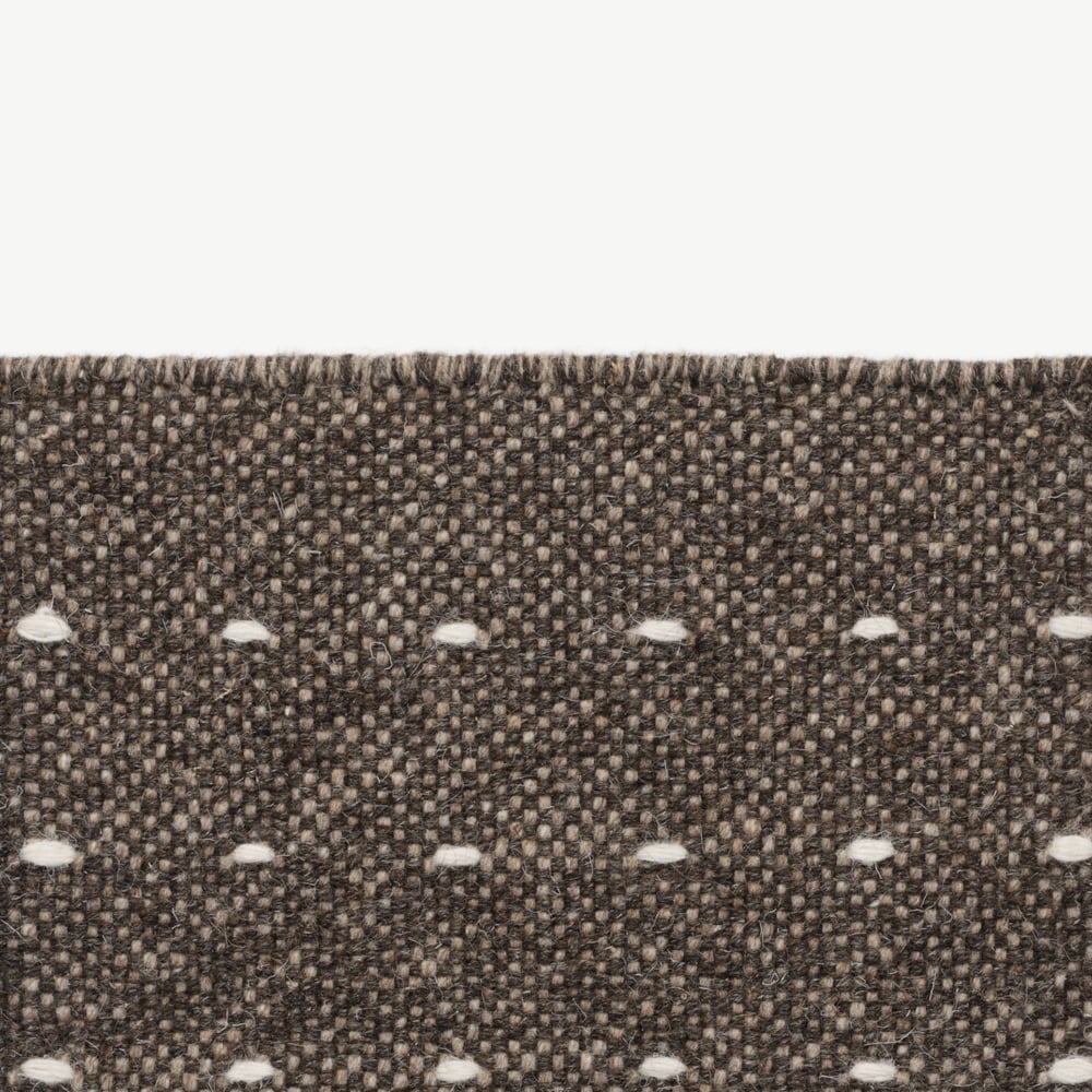 Kvadrat Yield Dot Without Fringes 0295 - op maat
