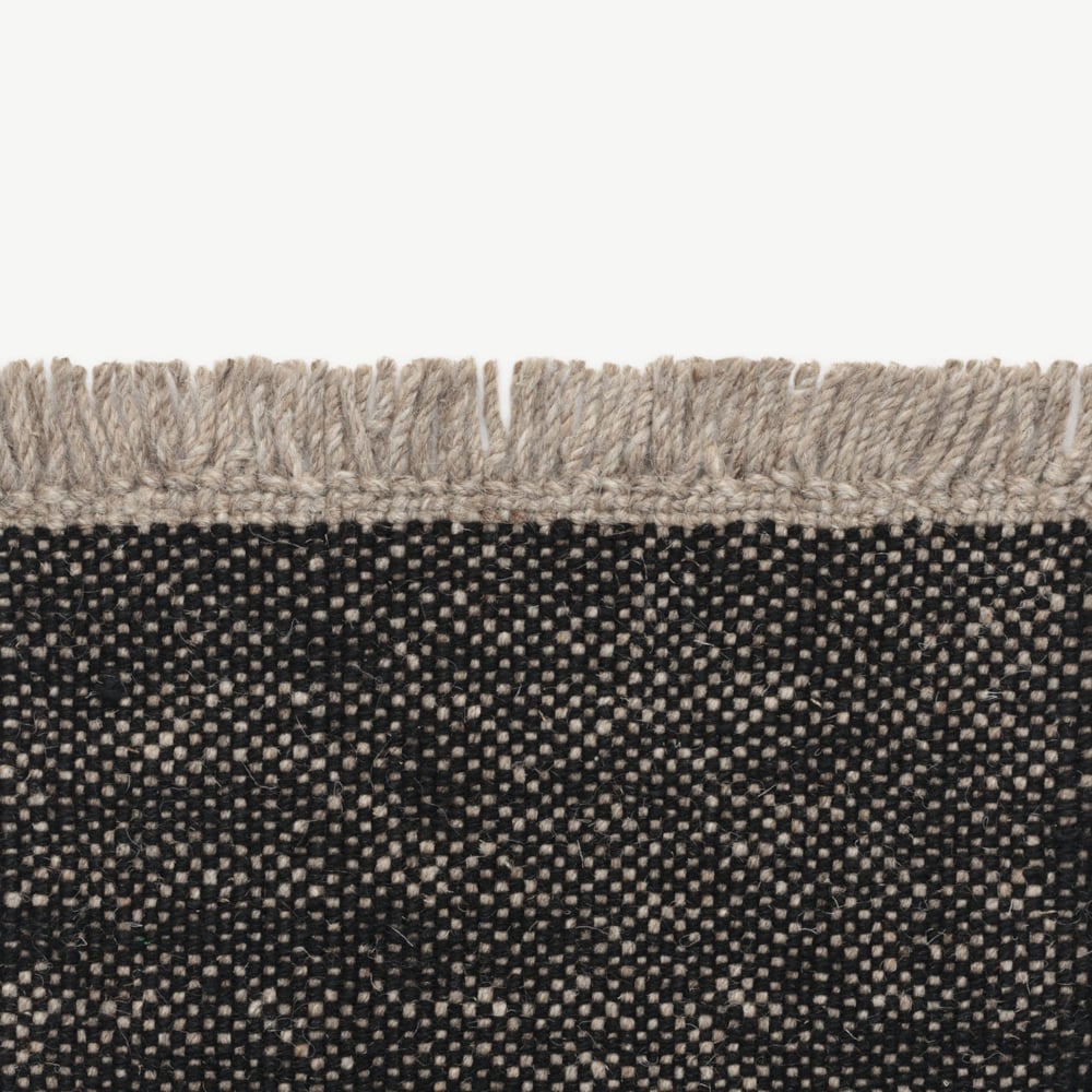Kvadrat Yield Naturally Coloured Fringes 0191 - op maat