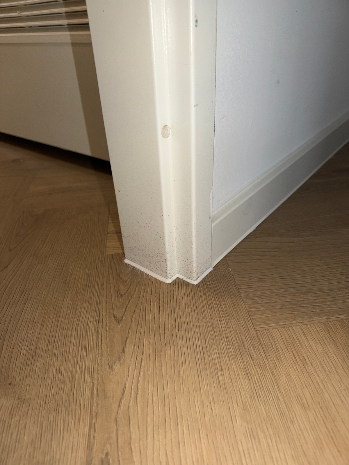 Tweede kozijnvoet van de technische ruimte