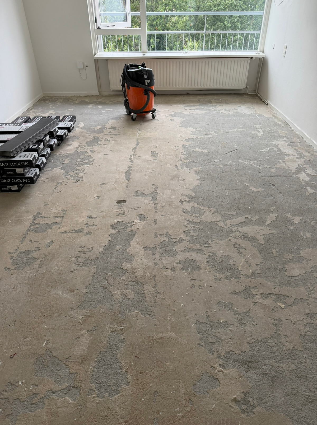 Bestaande ondervloer en Floer-pakken in de woning aan de Veldspaat
