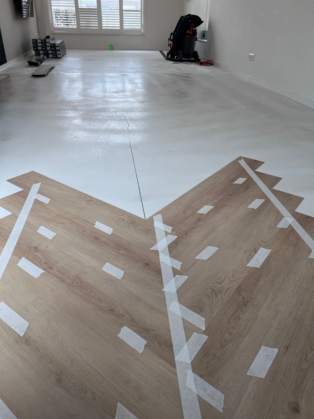 Walvisgraatpatroon met tape op de eerste gelegde banen in Meerstad