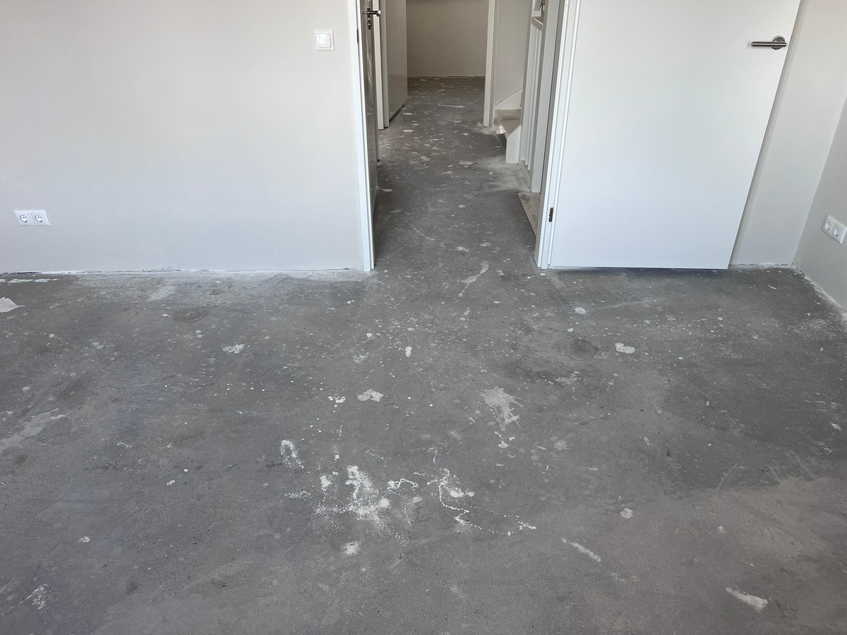 Ondergrond bij een doorgang tussen kamers in Winsum