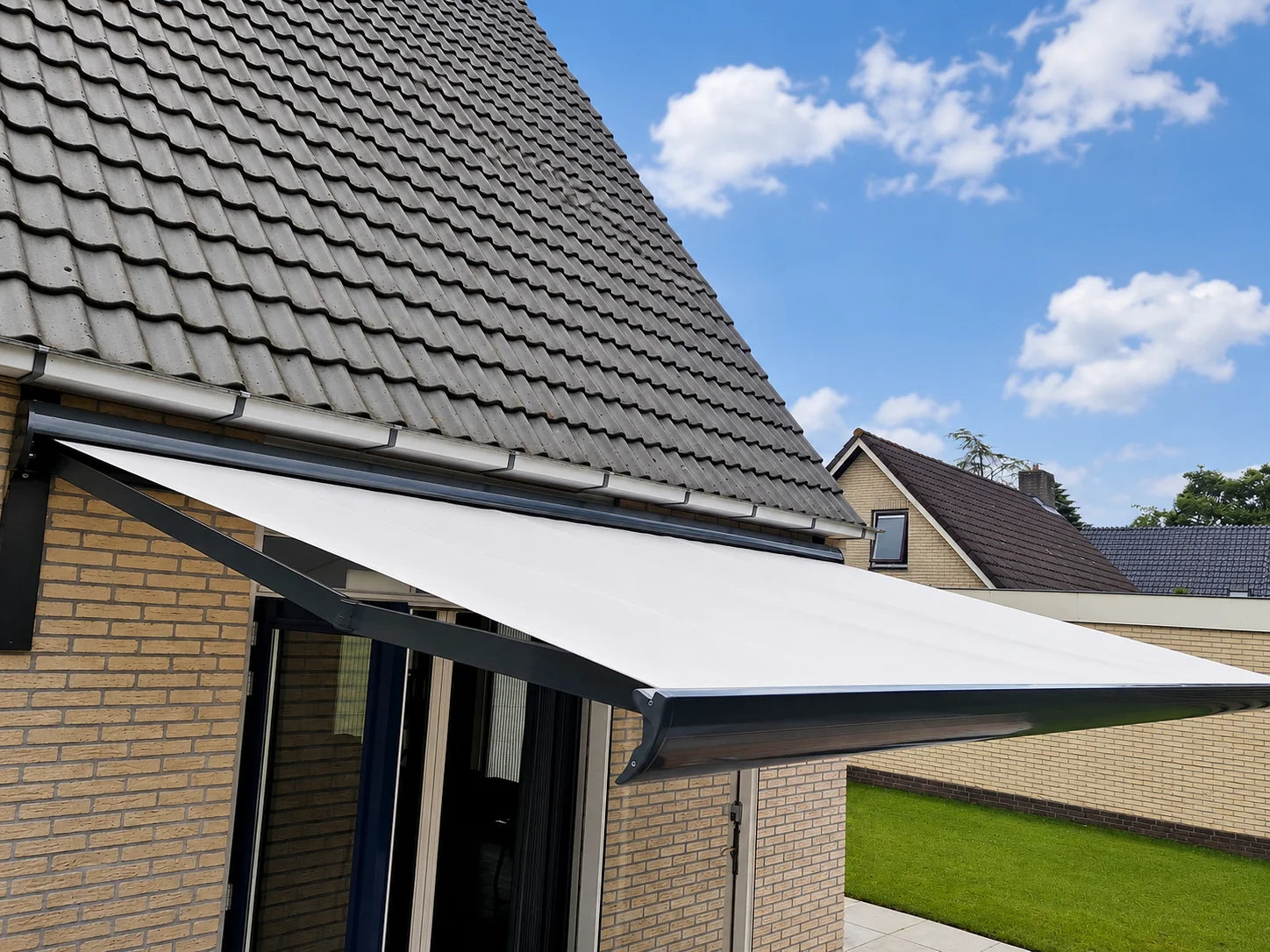 Knikarmscherm bij een woning - Smid Project