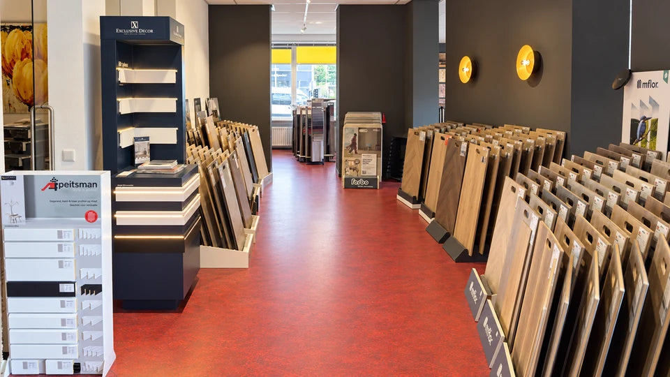 Materialen bekijken in de showroom